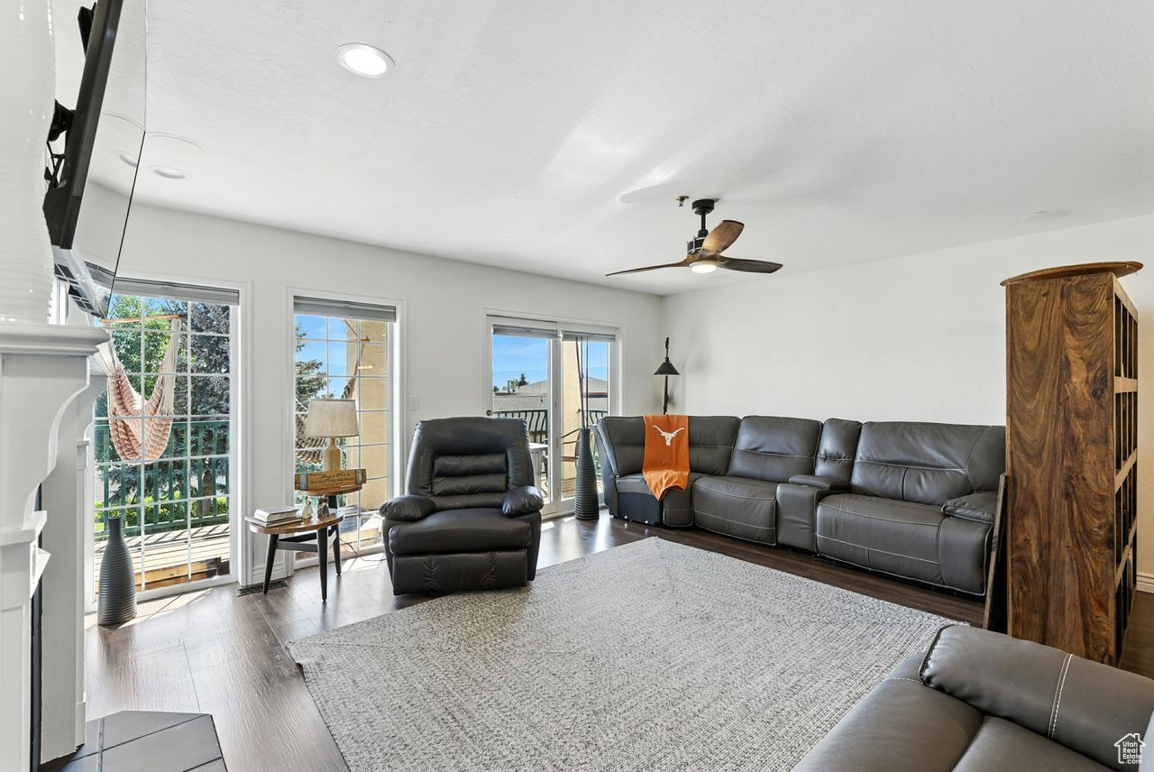 SWISS OAKS CONDOMINIUMS - Residential