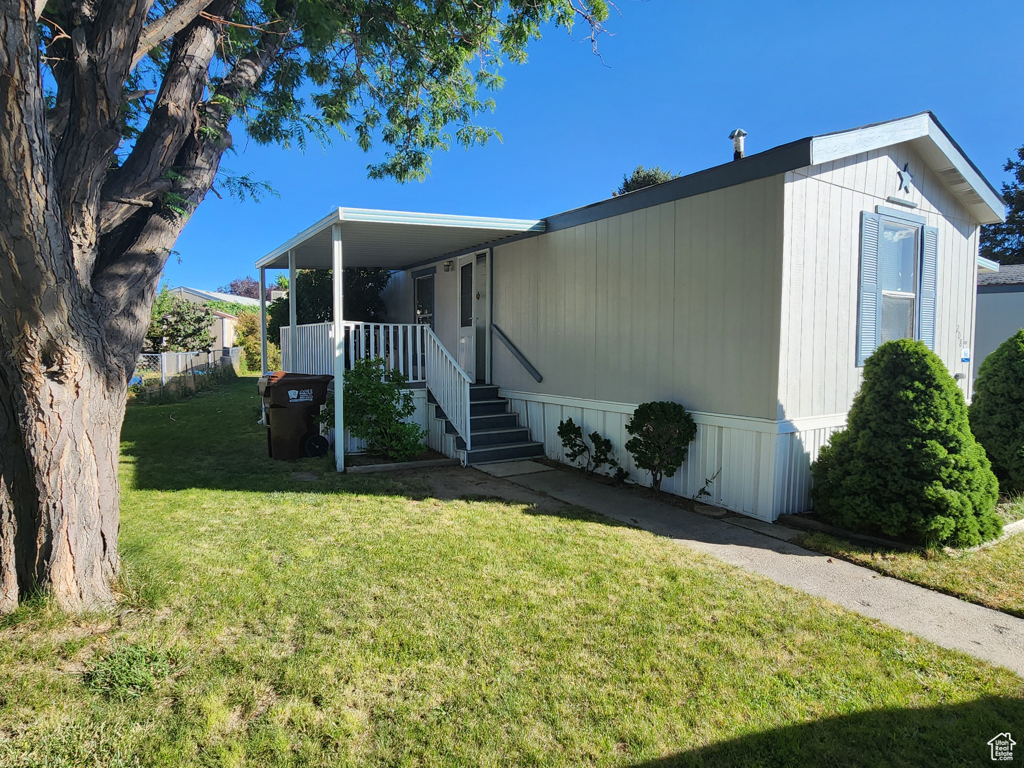 CRESCENTWOOD VILLAGE - Residential