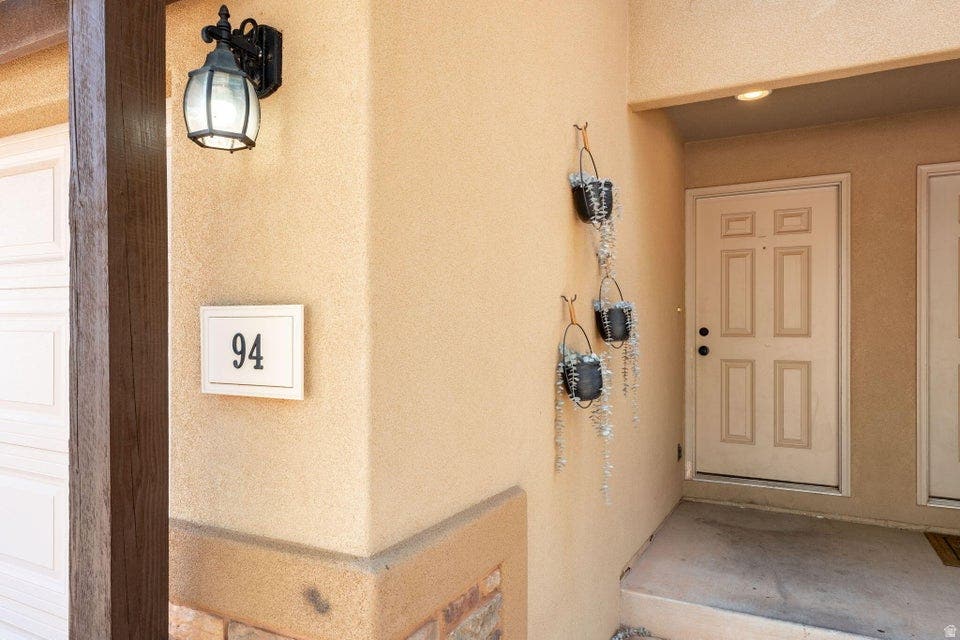 Photo of 1000 E BLUFF VIEW DR #94, Washington, UT 84780 (MLS # 2178377)