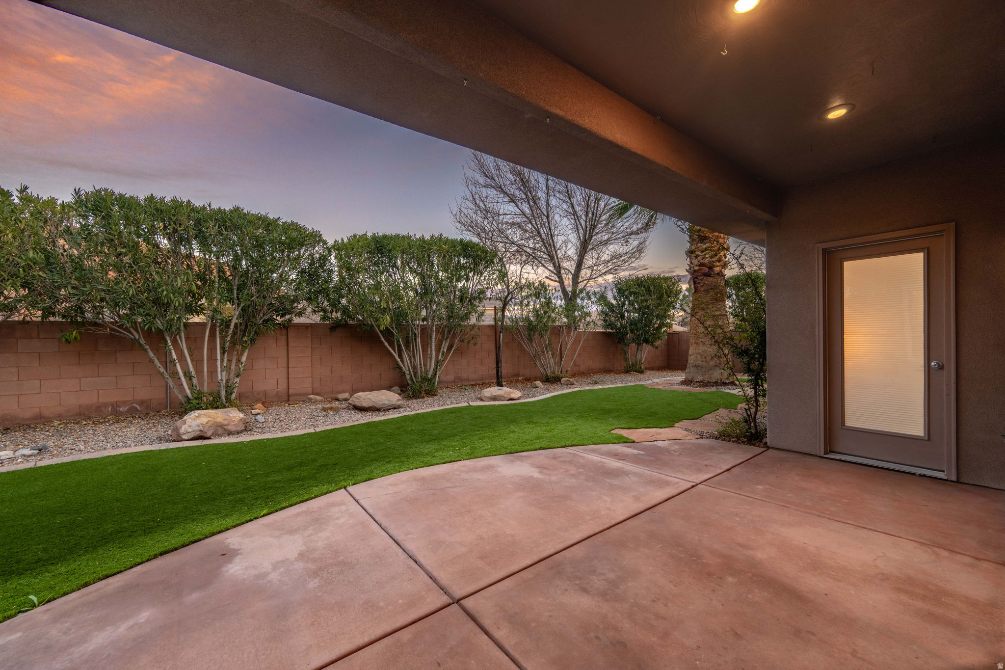 RIVER CREST TOWNHOMES - Residential