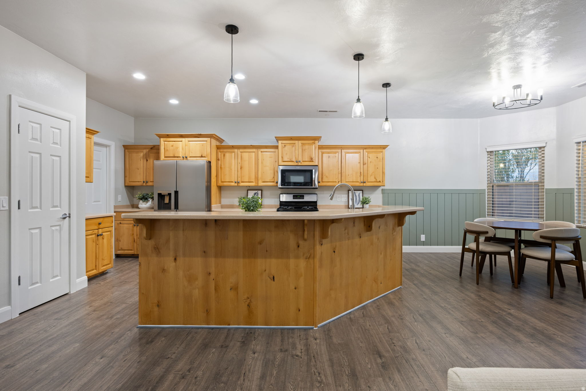 RIVER CREST TOWNHOMES - Residential