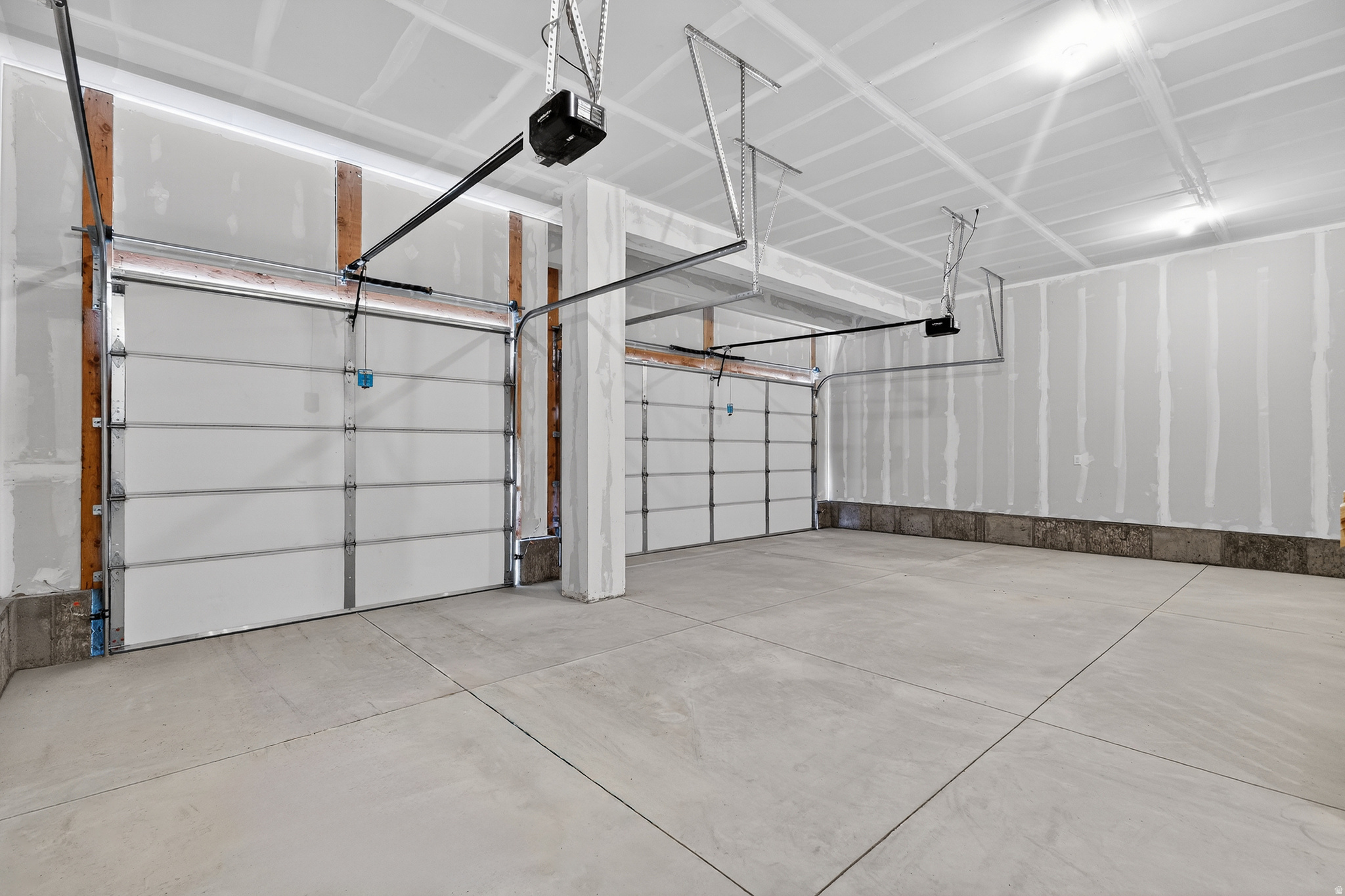 RIVERWOOD - Residential