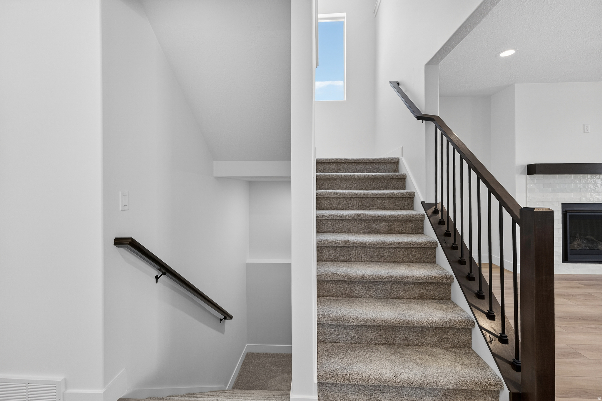 RIVERWOOD - Residential