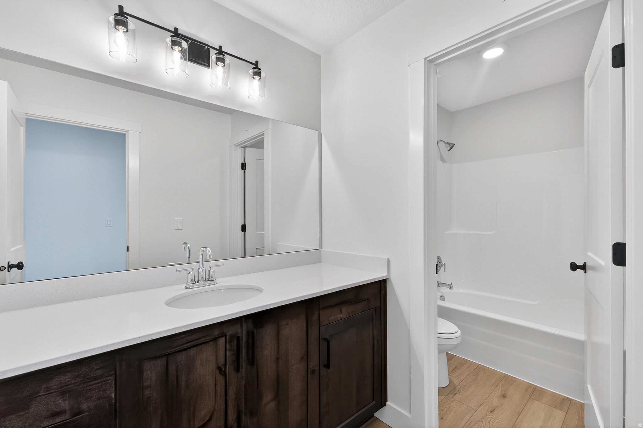 RIVERWOOD - Residential