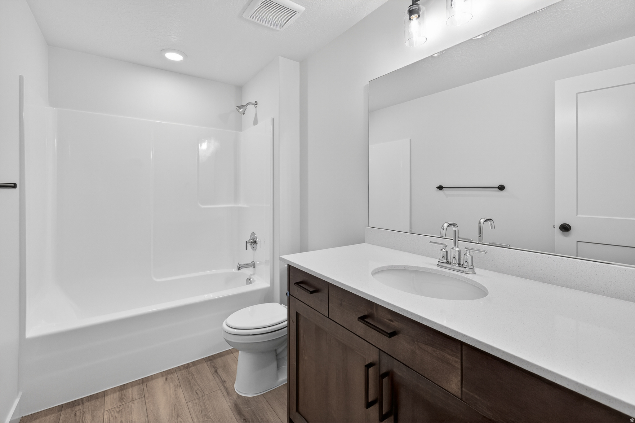 RIVERWOOD - Residential