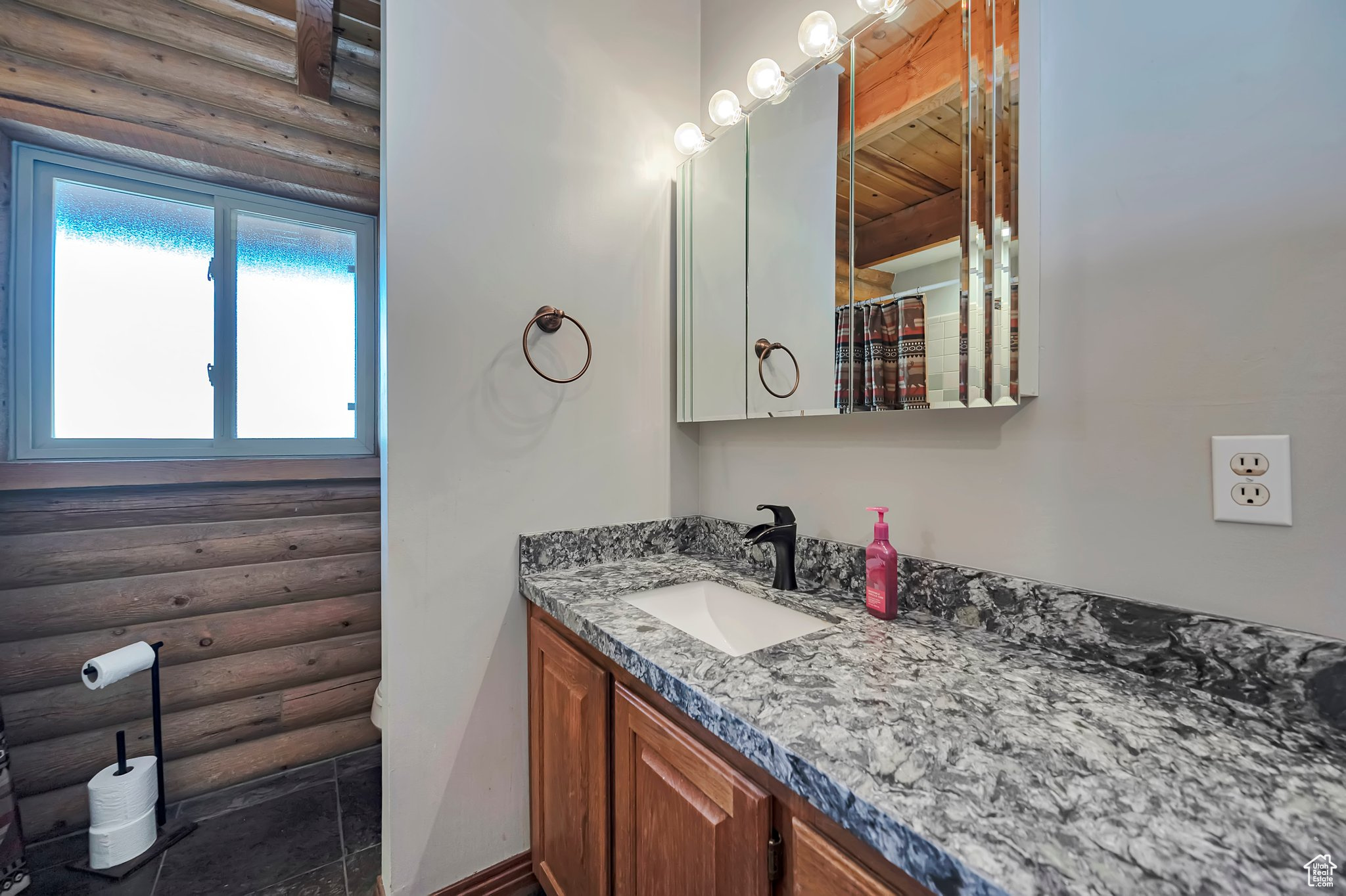 OAKLEY TOWN - Residential