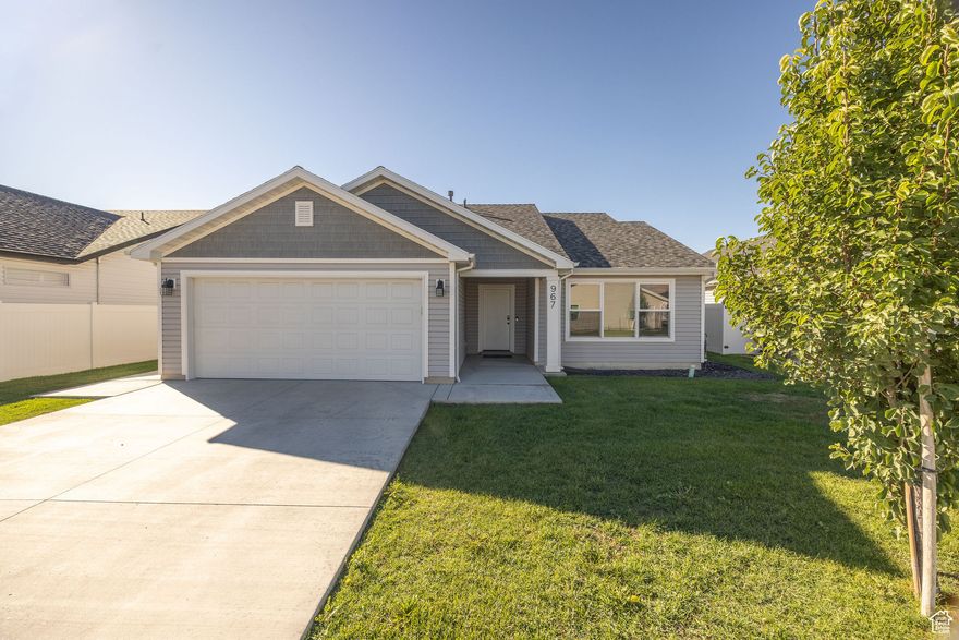 Amazing three-bedroom, two-bath home in a highly desirable 55+ community. Featuring an open floor plan, spacious primary suite, and access to wonderful amenities including a pickleball court and picnic area. Don't miss your chance to make this one yours today!"