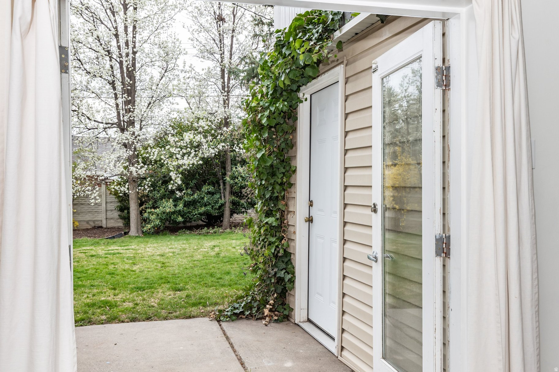 EAST OLYMPUS HEIGHTS - Residential