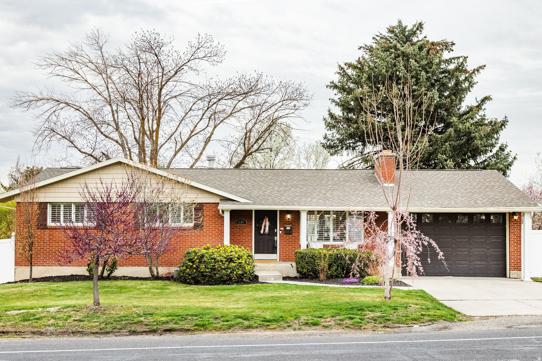 EAST OLYMPUS HEIGHTS - Residential