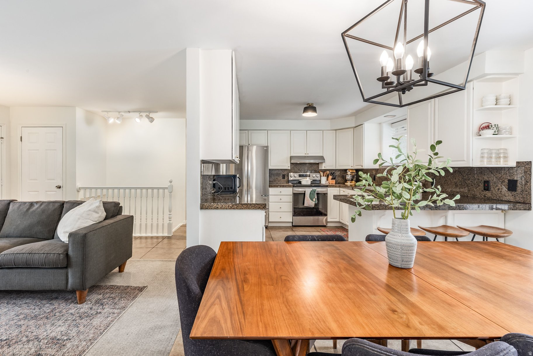 EAST OLYMPUS HEIGHTS - Residential