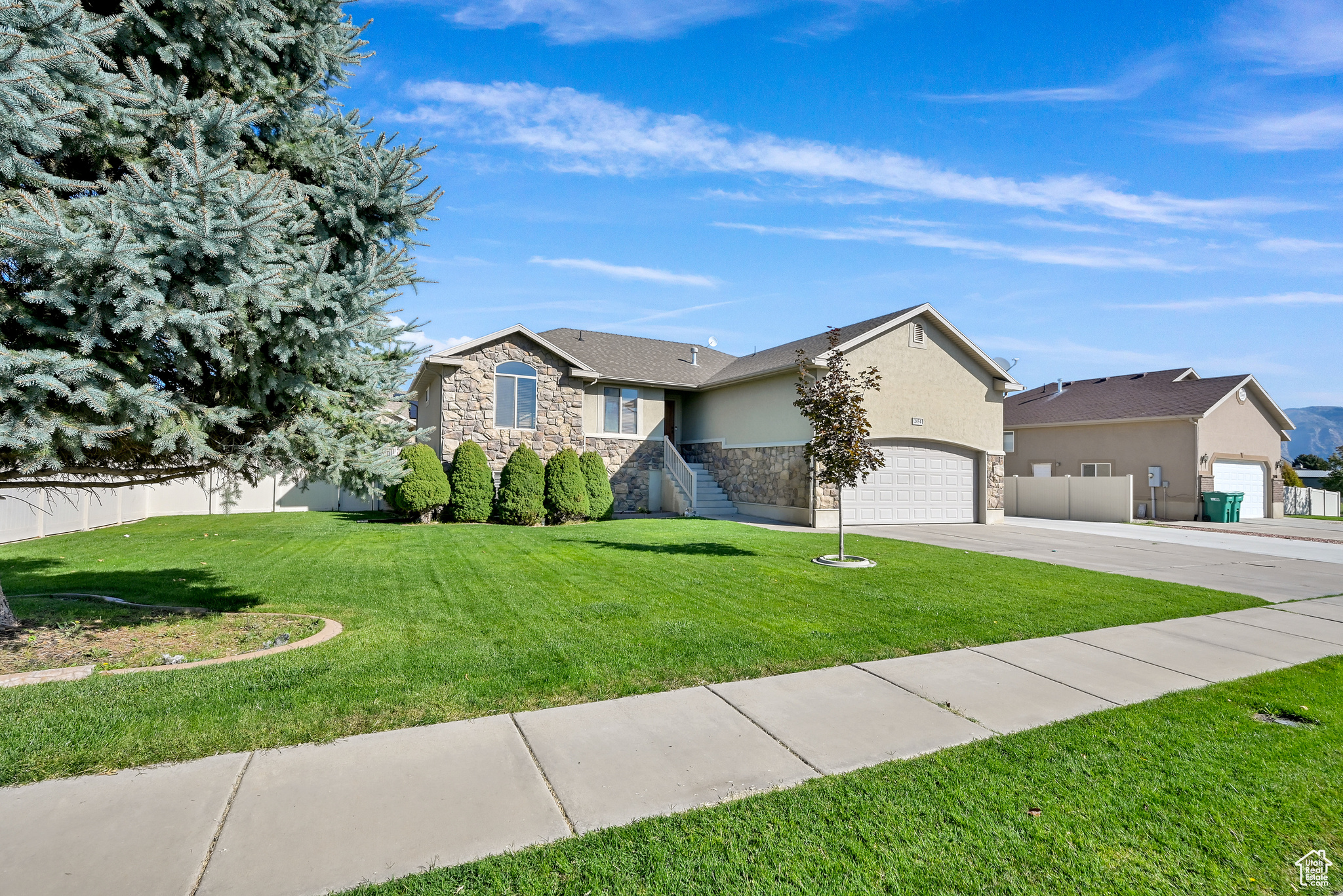HOLMES ESTATES - Residential