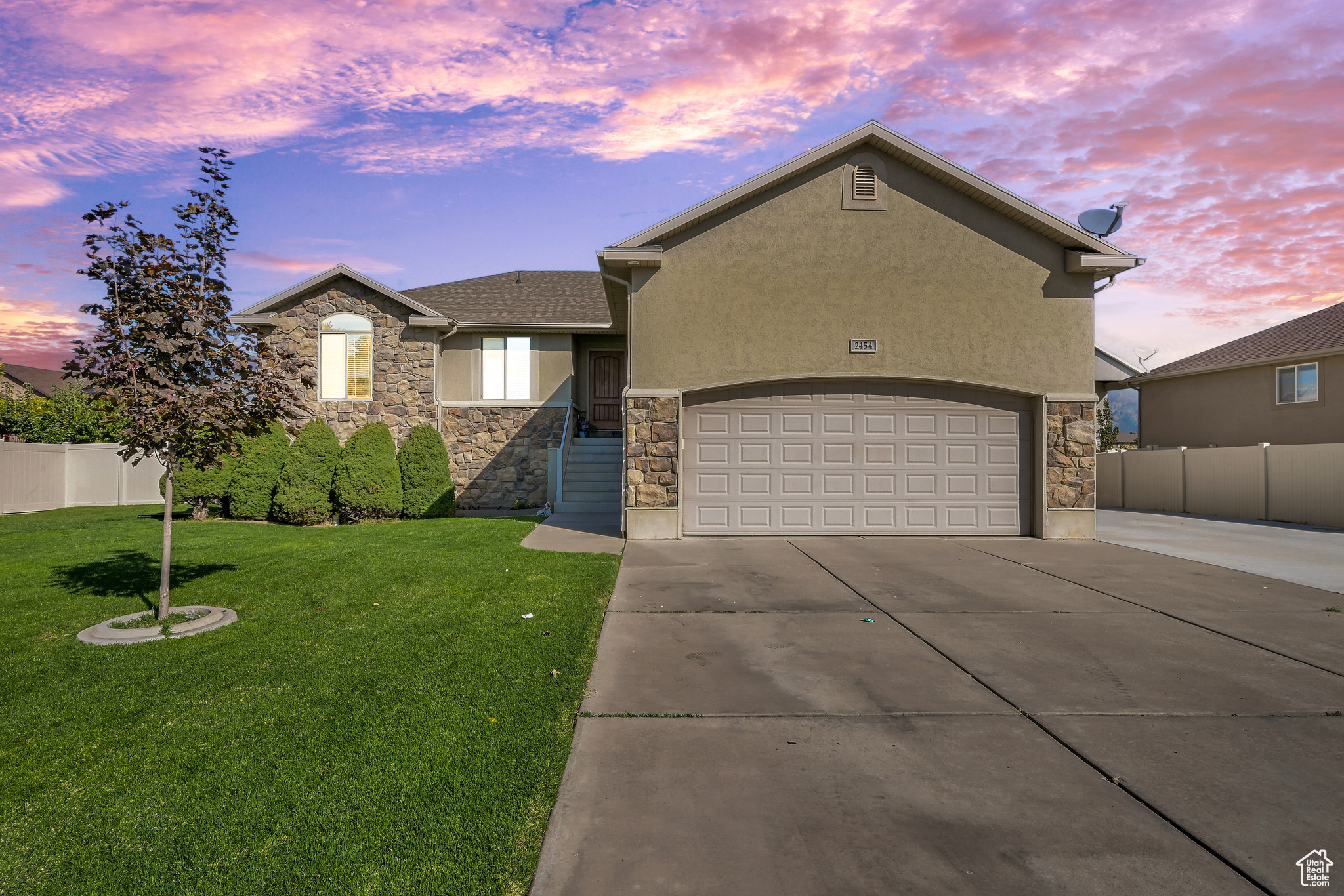 HOLMES ESTATES - Residential