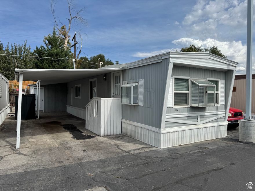 This remodeled mobile home features 3 BDRMS., 1 with a private entrance, brand new kitchen, New flooring, and paint. Located downtown, it offers easy access to amenities. Central air ensures year-round comfort. Perfect for modern living .move in ready