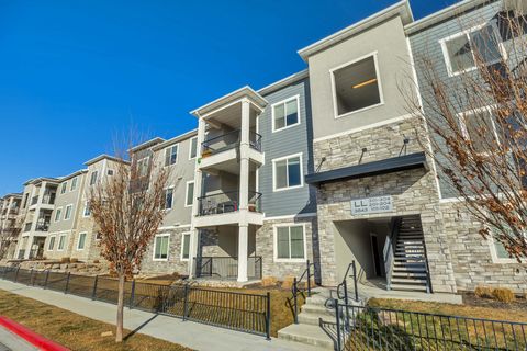 Photo of 3843 W 1530 N #LL101, Lehi, UT 84048 (MLS # 2135081)