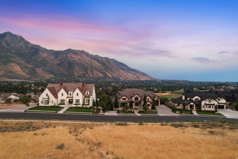 Photo of 128 E DEER CREST LN #304, Alpine, UT 84004 (MLS # 2174813)