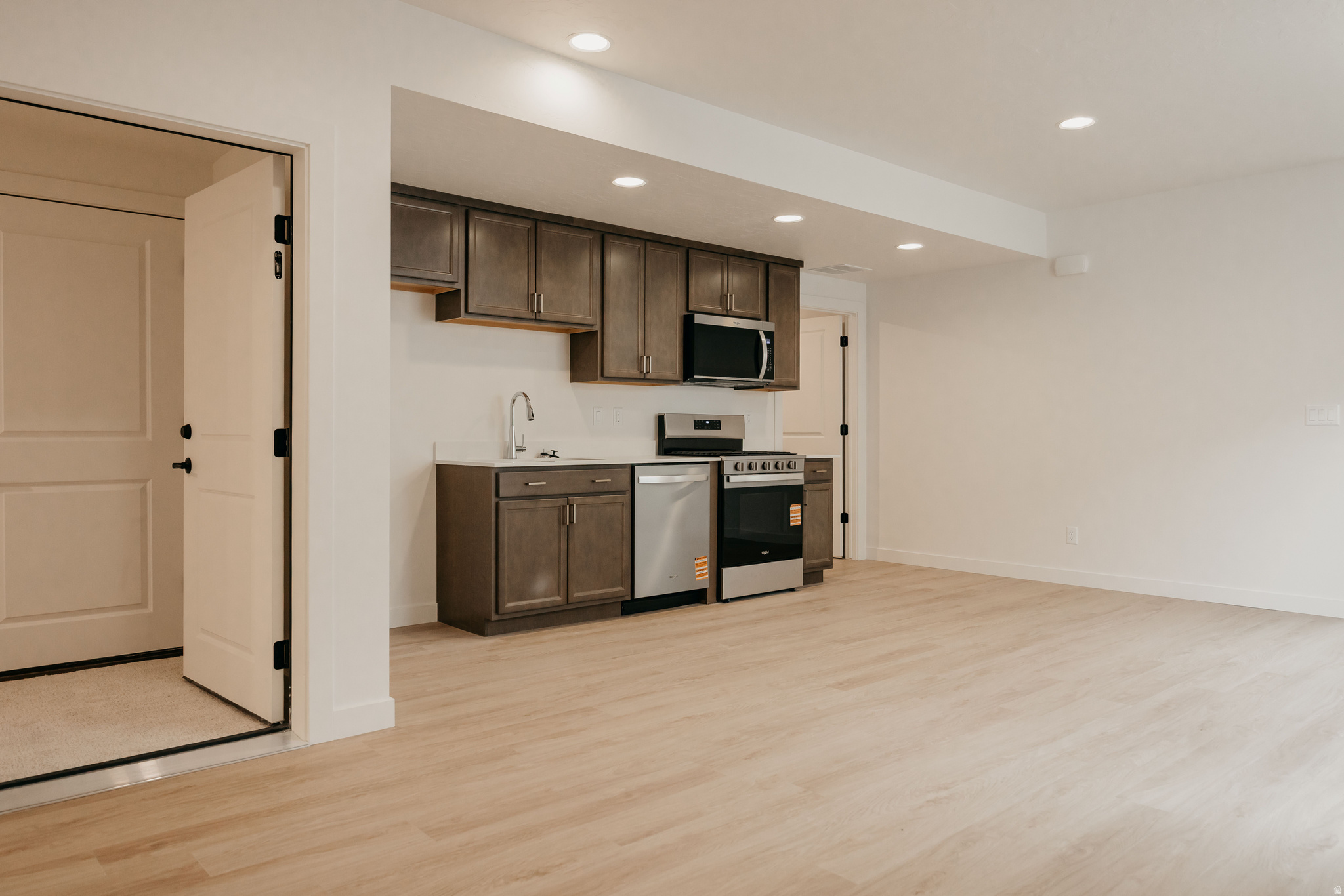 WILLOW ESTATES - Residential