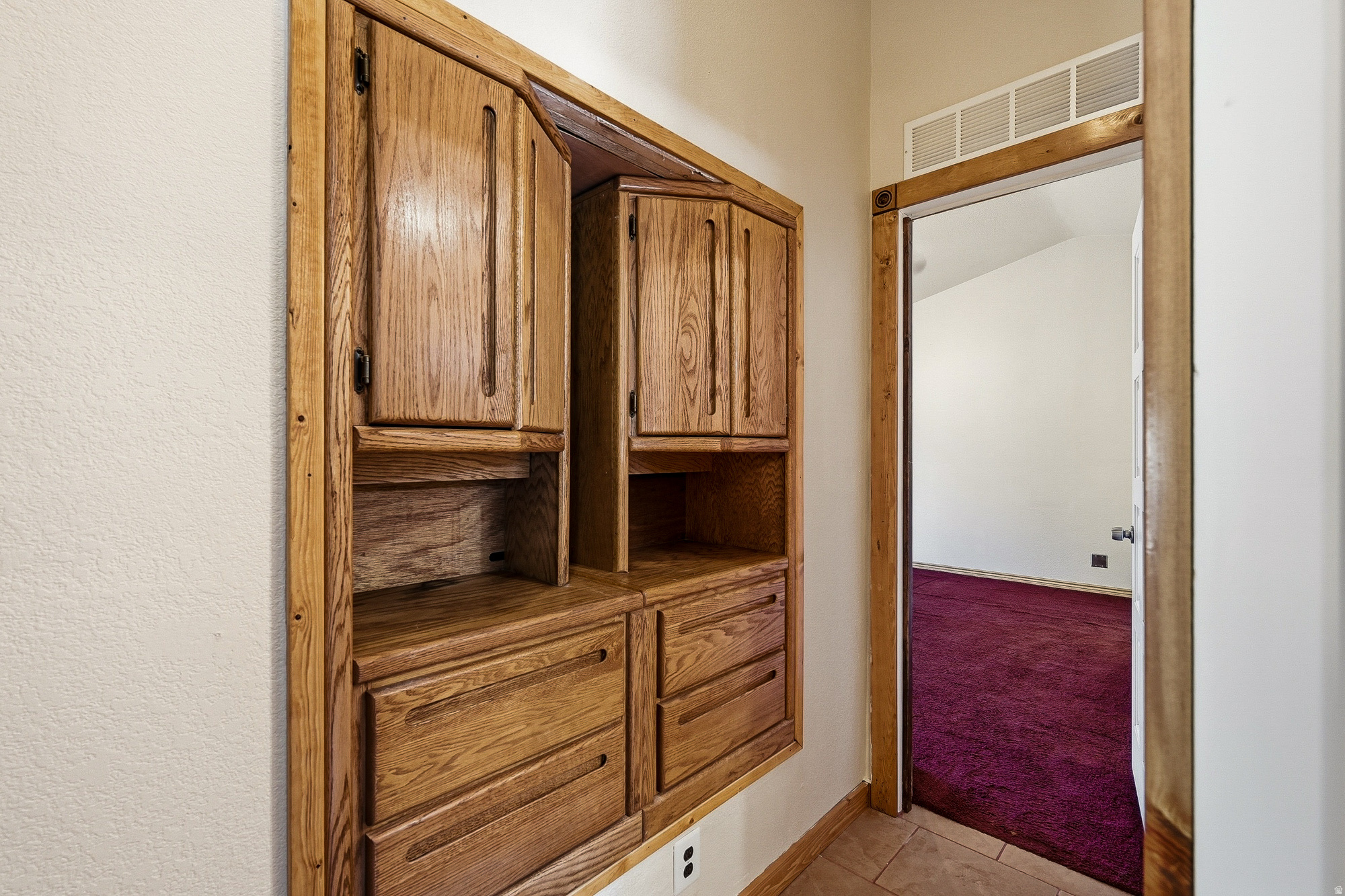 SPANISH TRAIL ESTATE - Residential