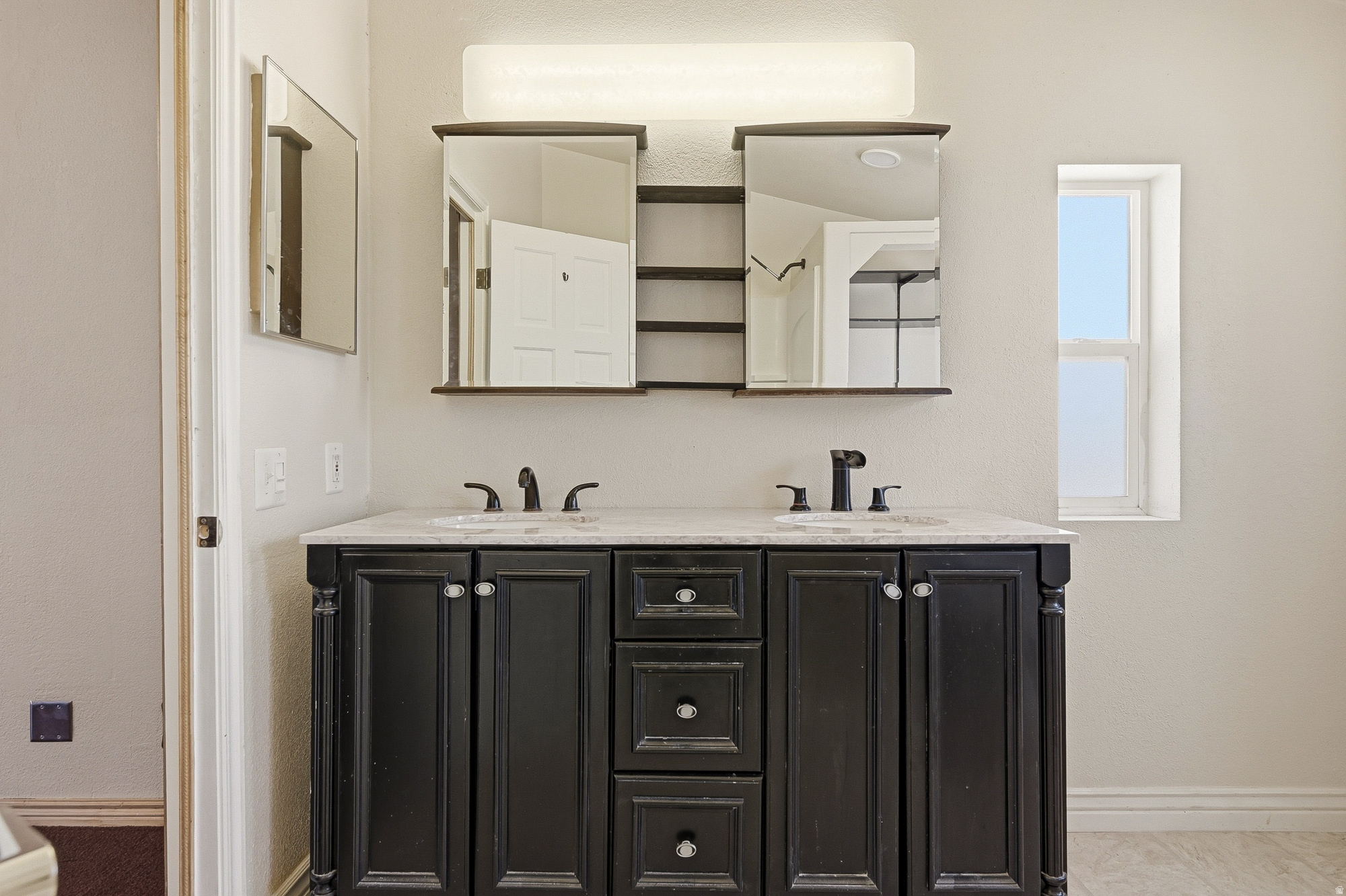 SPANISH TRAIL ESTATE - Residential