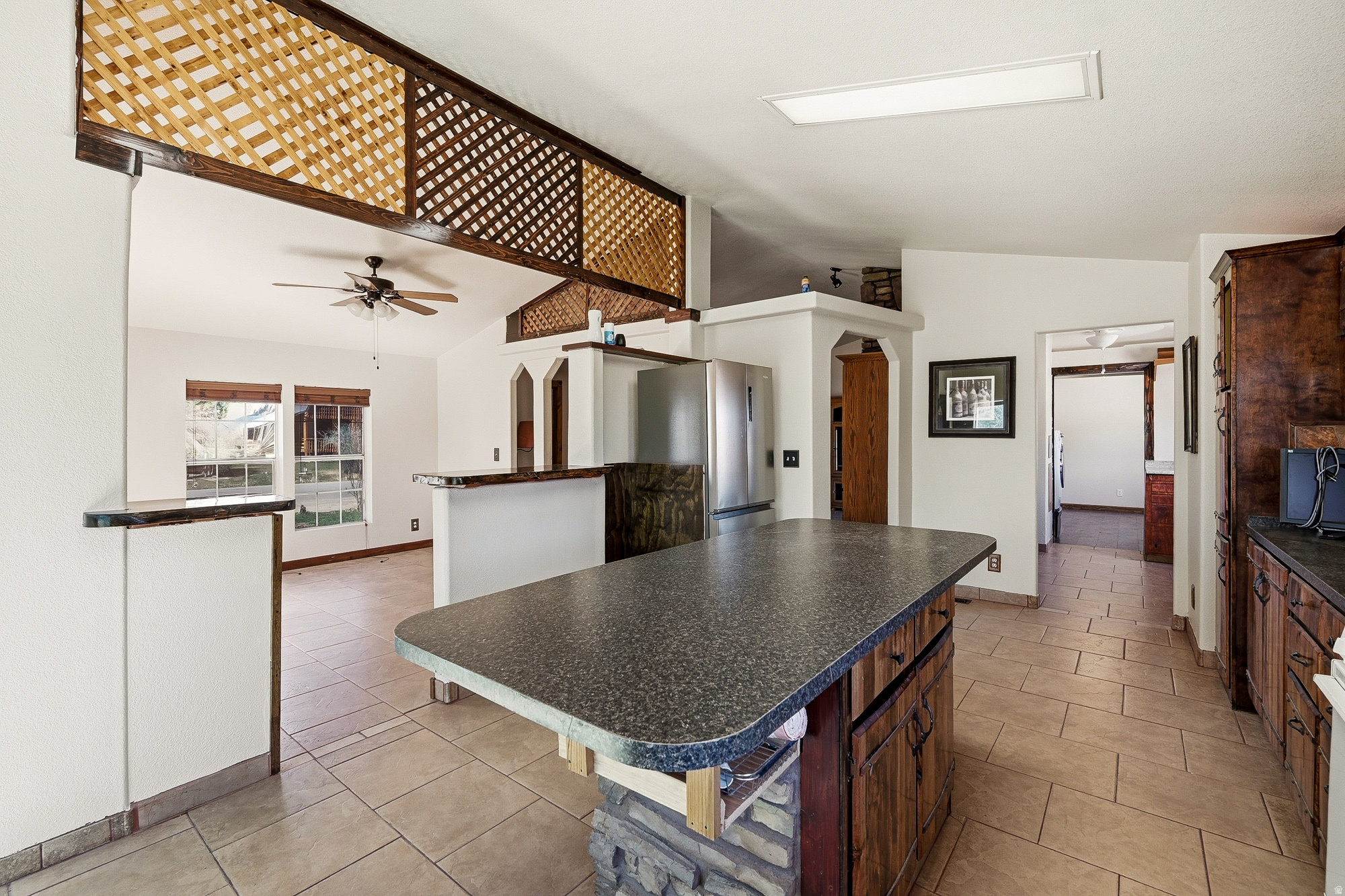 SPANISH TRAIL ESTATE - Residential