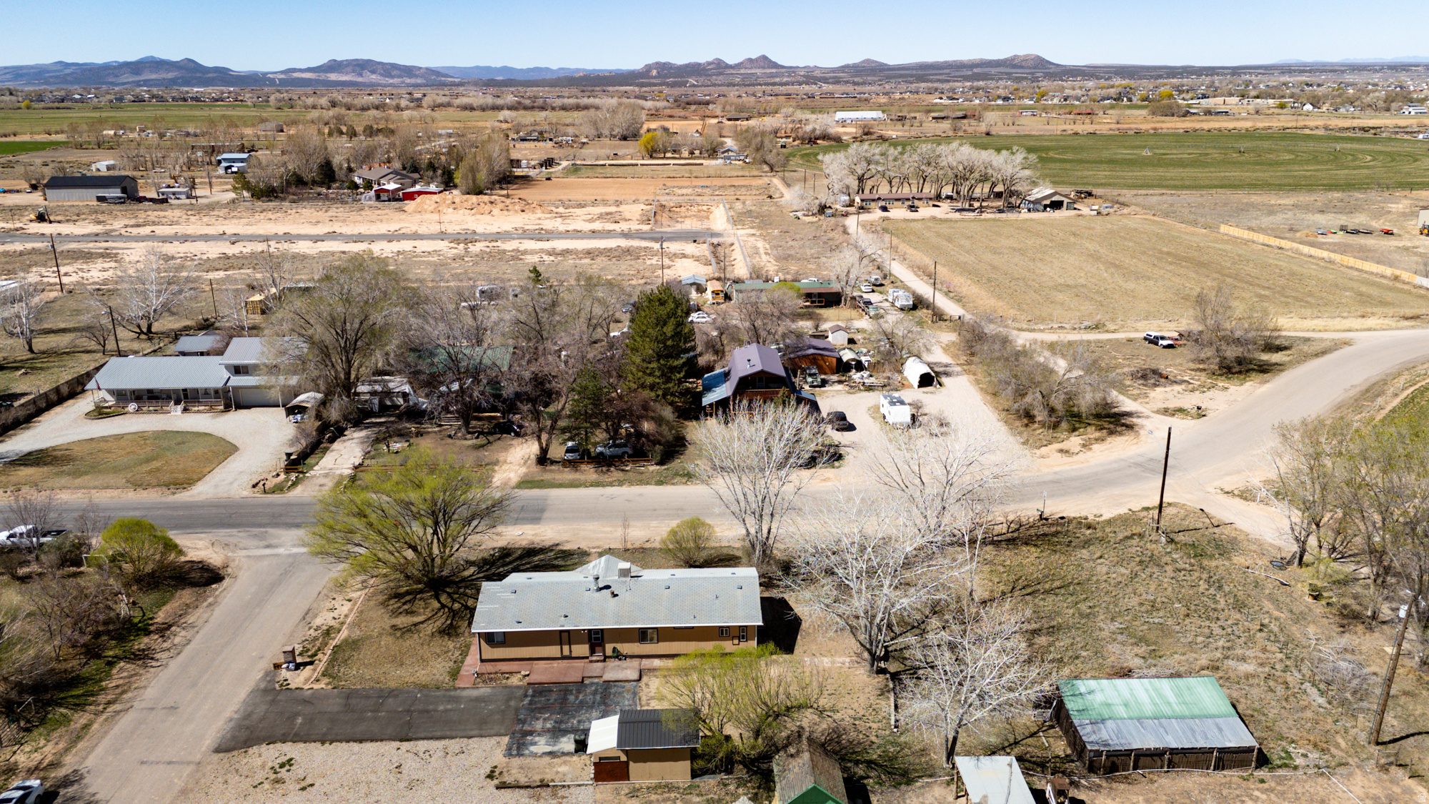 SPANISH TRAIL ESTATE - Residential