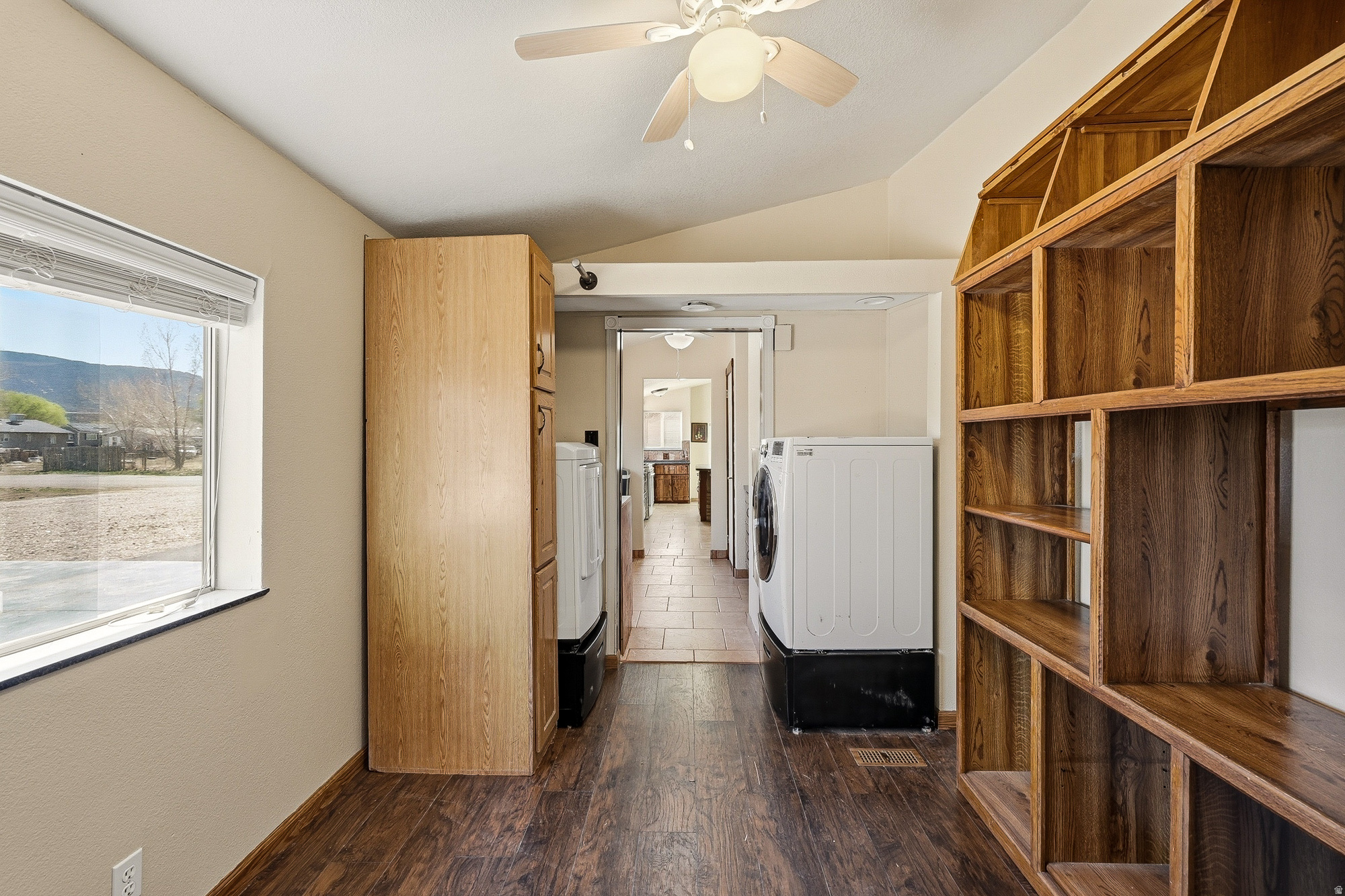 SPANISH TRAIL ESTATE - Residential