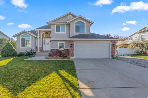 Photo of 94 E 950 S, Kaysville, UT 84037 (MLS # 2139500)