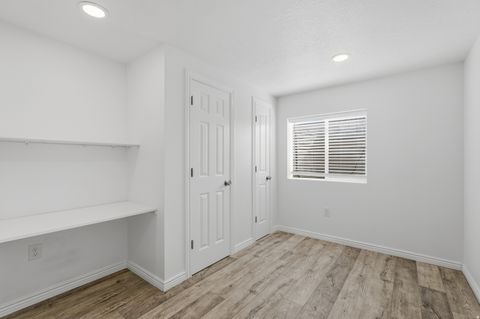 Tiny photo for 94 E 950 S, Kaysville, UT 84037 (MLS # 2139500)