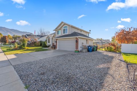 Tiny photo for 94 E 950 S, Kaysville, UT 84037 (MLS # 2139500)