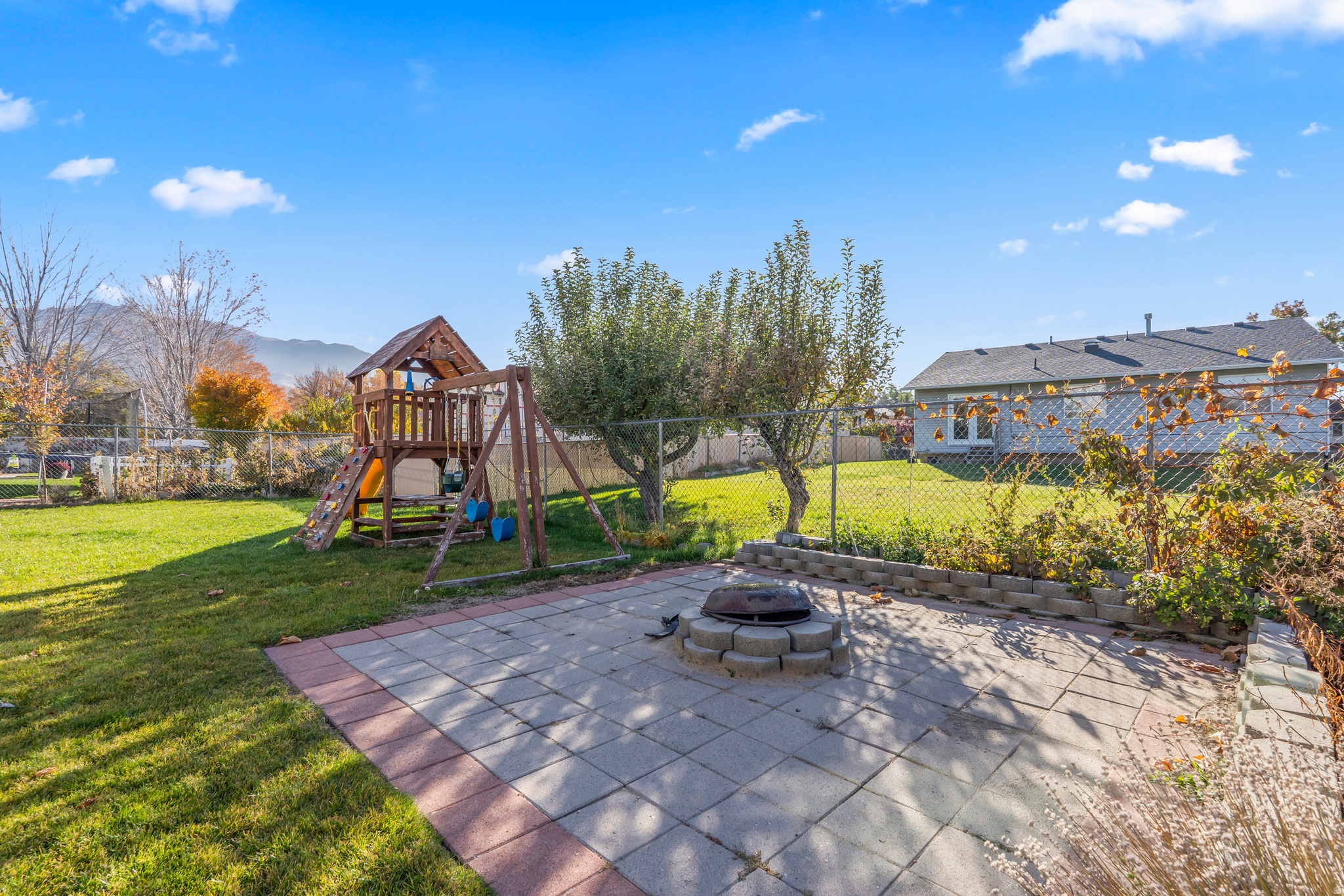 BURNINGHAM MEADOWS S - Residential