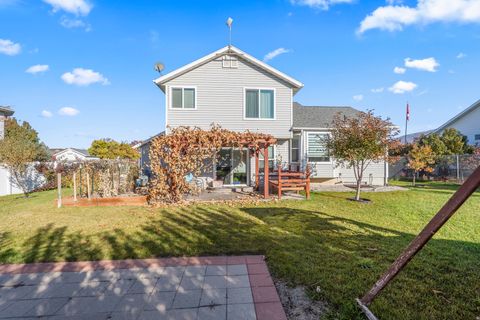 Tiny photo for 94 E 950 S, Kaysville, UT 84037 (MLS # 2139500)