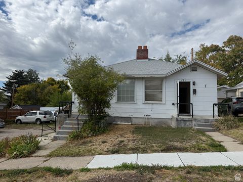 Photo of 221 L ST, Salt Lake City, UT 84103 (MLS # 2118407)