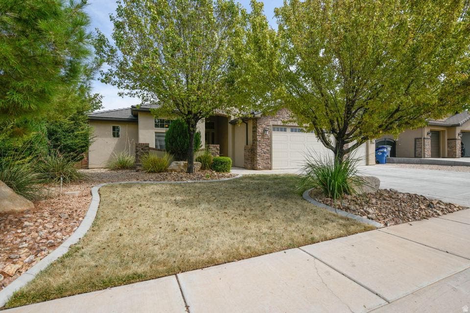 Photo of 3364 W 2490 S, Hurricane, UT 84737 (MLS # 2179239)