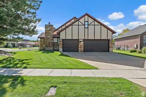 Tiny photo for 6824 S CREEKCOVE WAY E, Cottonwood Heights, UT 84047 (MLS # 2116928)
