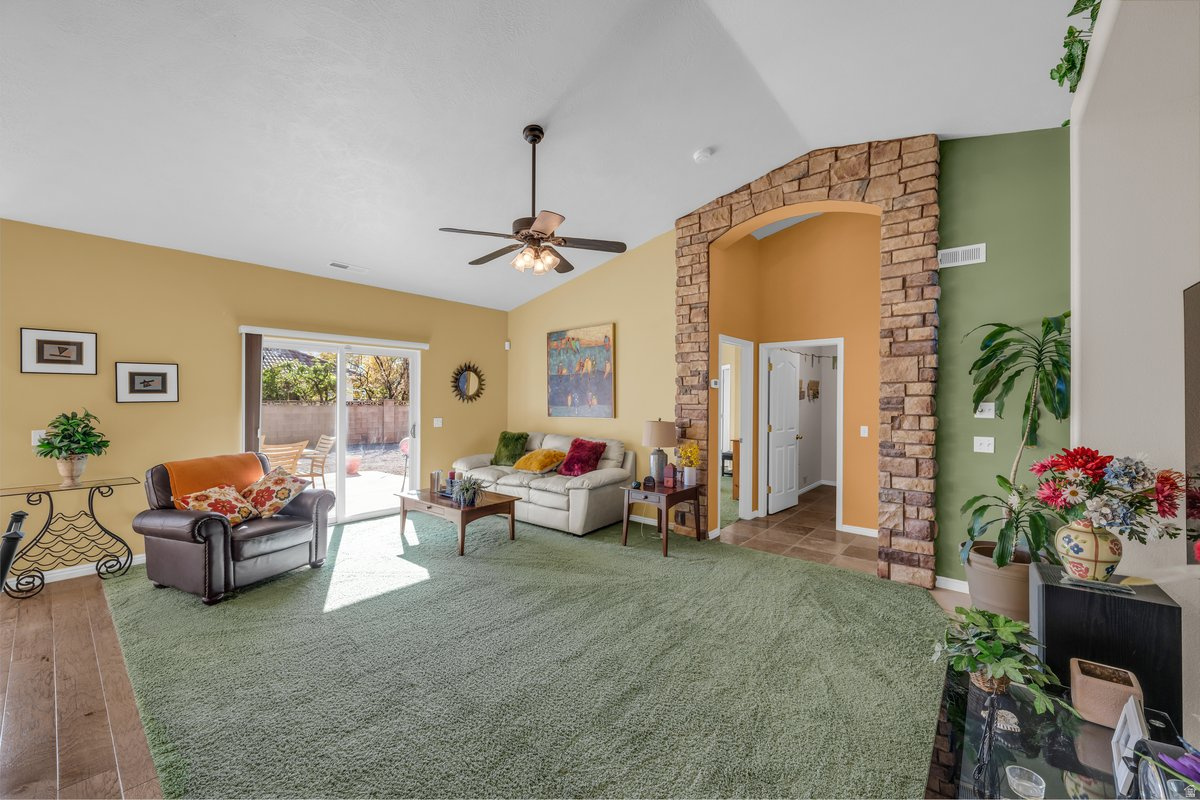 ROYAL OAKS 4 - Residential