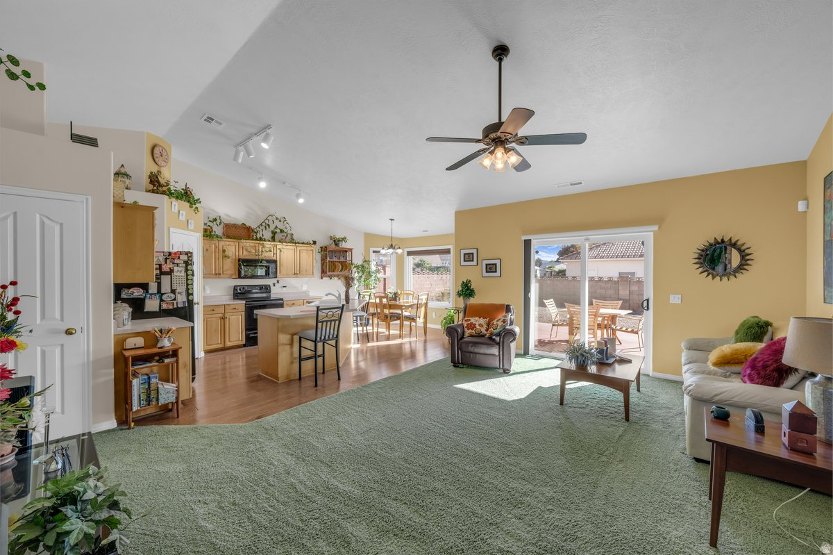 ROYAL OAKS 4 - Residential