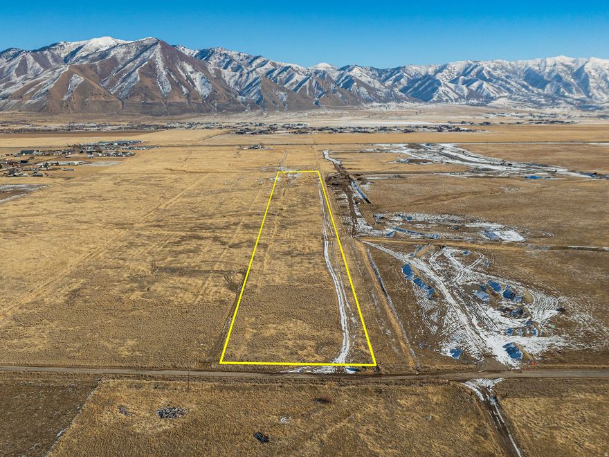Great Development Opportunity near Oquirrh Hills Golf Course and Near Deseret Temple in Tooele City. Within 30 minutes of Salt Lake City. The master plan zoning allows for a potential R-1-7- R-1-10 zoning. Property could potentially go Industrial/commercial as well