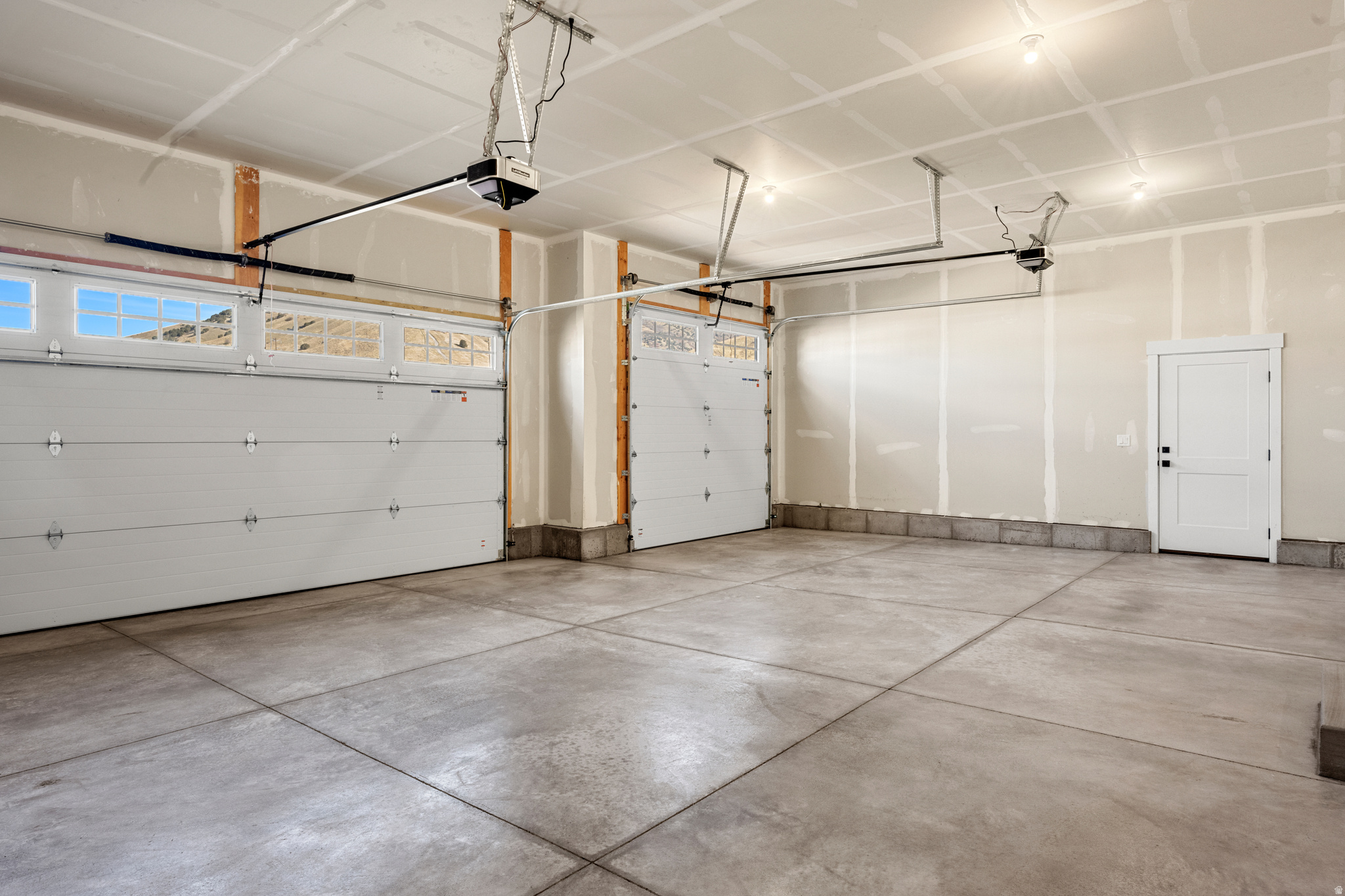 JUNIPER TRAILS - Residential