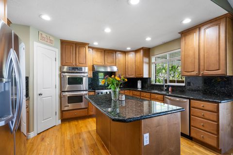 Tiny photo for 313 E GOLDEN PHEASANT DR S, Draper, UT 84020 (MLS # 2158434)