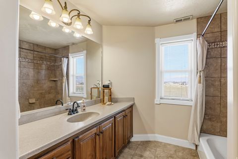 Tiny photo for 173 E 10000 S, Salem, UT 84653 (MLS # 2143883)