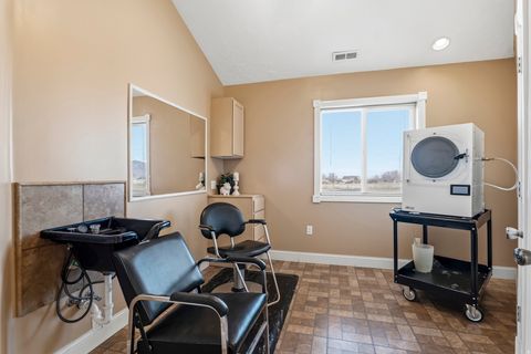 Tiny photo for 173 E 10000 S, Salem, UT 84653 (MLS # 2143883)