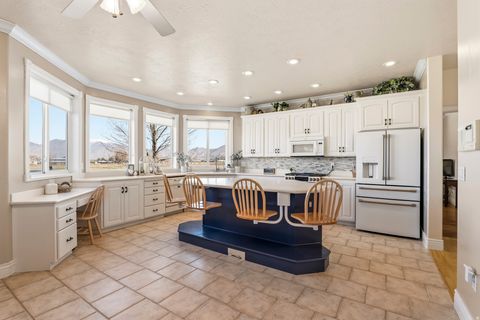 Tiny photo for 173 E 10000 S, Salem, UT 84653 (MLS # 2143883)