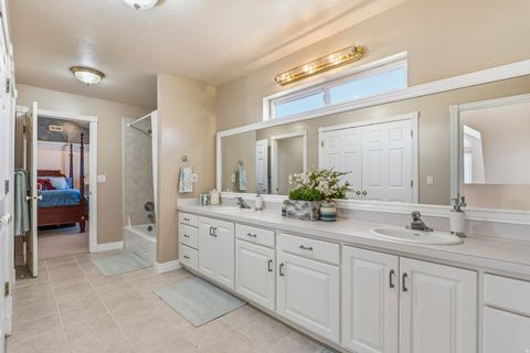 Tiny photo for 173 E 10000 S, Salem, UT 84653 (MLS # 2143883)