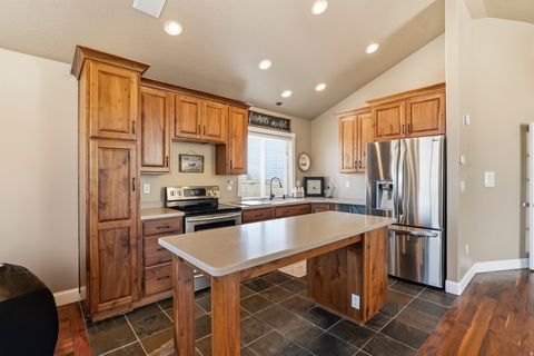 Tiny photo for 173 E 10000 S, Salem, UT 84653 (MLS # 2143883)