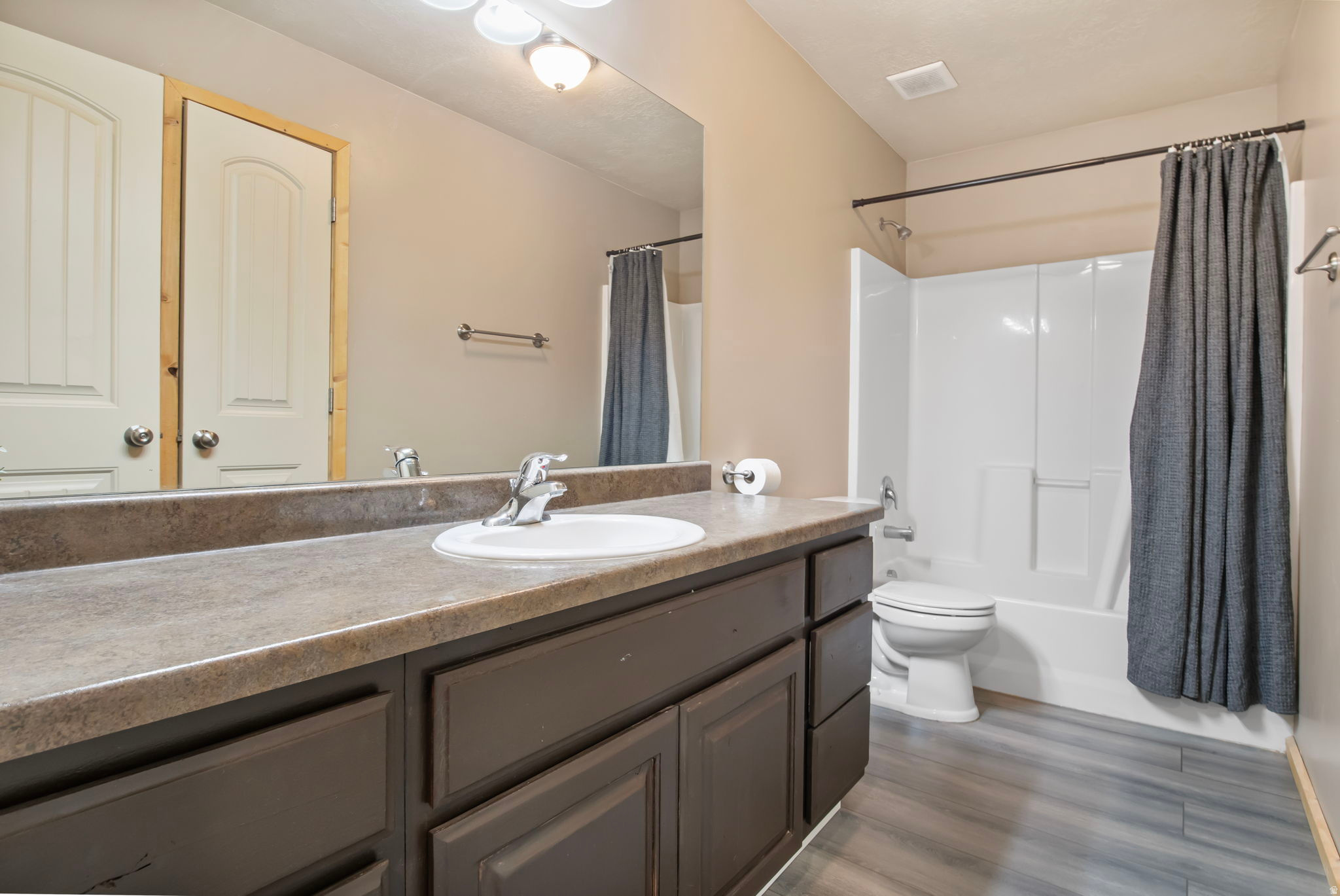 HUNTERS MEADOW SUBD - Residential