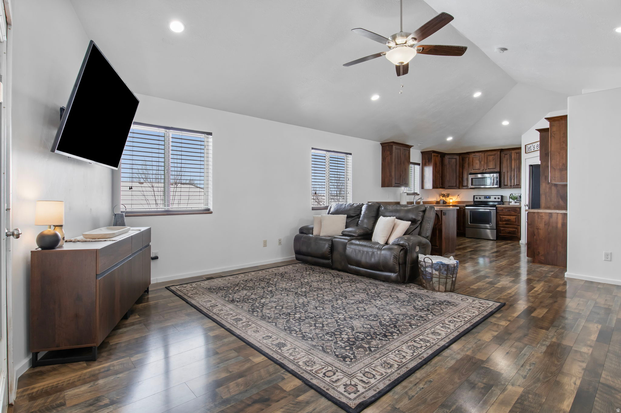 HUNTERS MEADOW SUBD - Residential