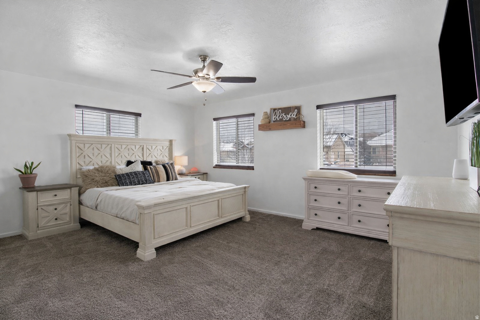 HUNTERS MEADOW SUBD - Residential