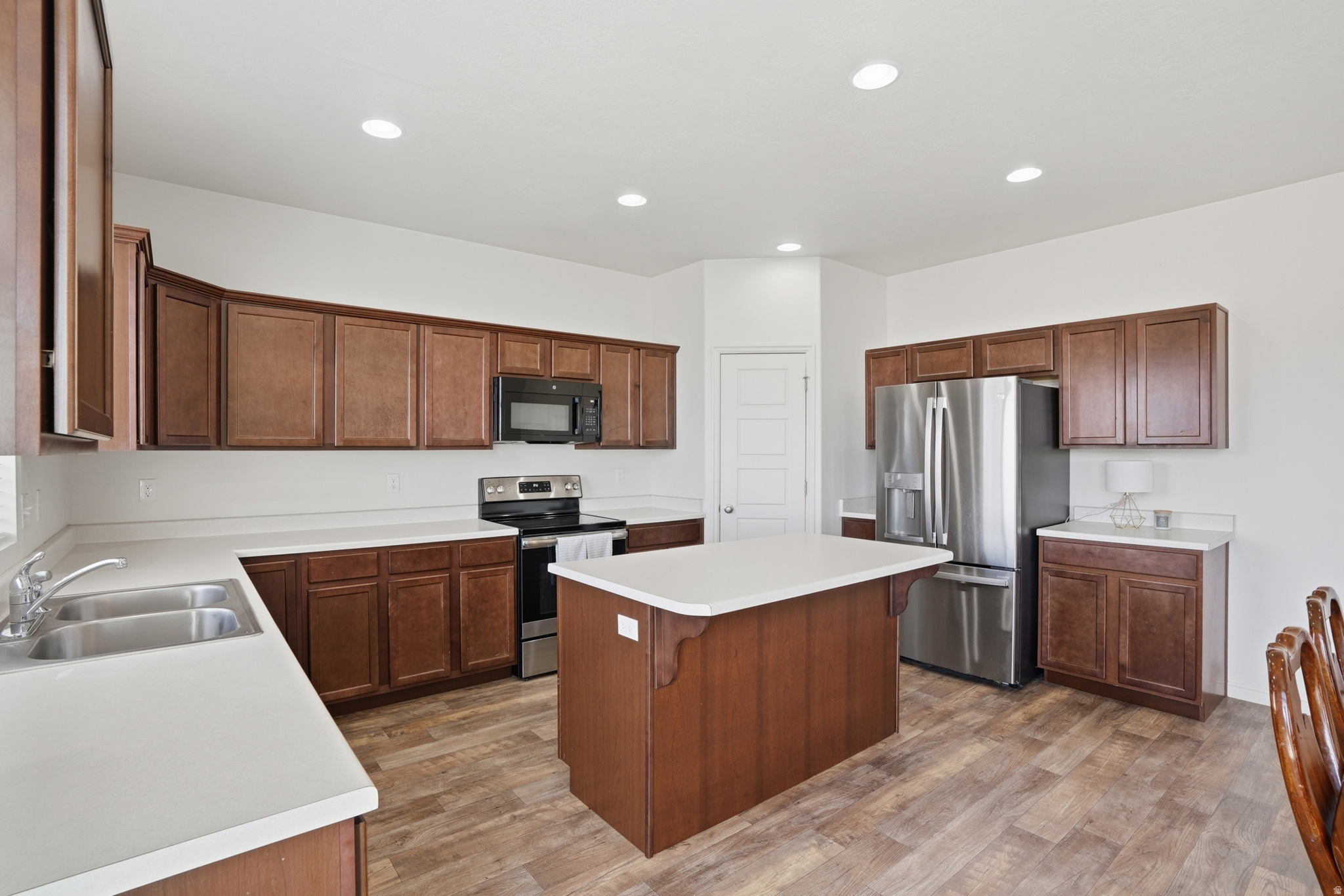 LAKESIDE AT TALONS - Residential