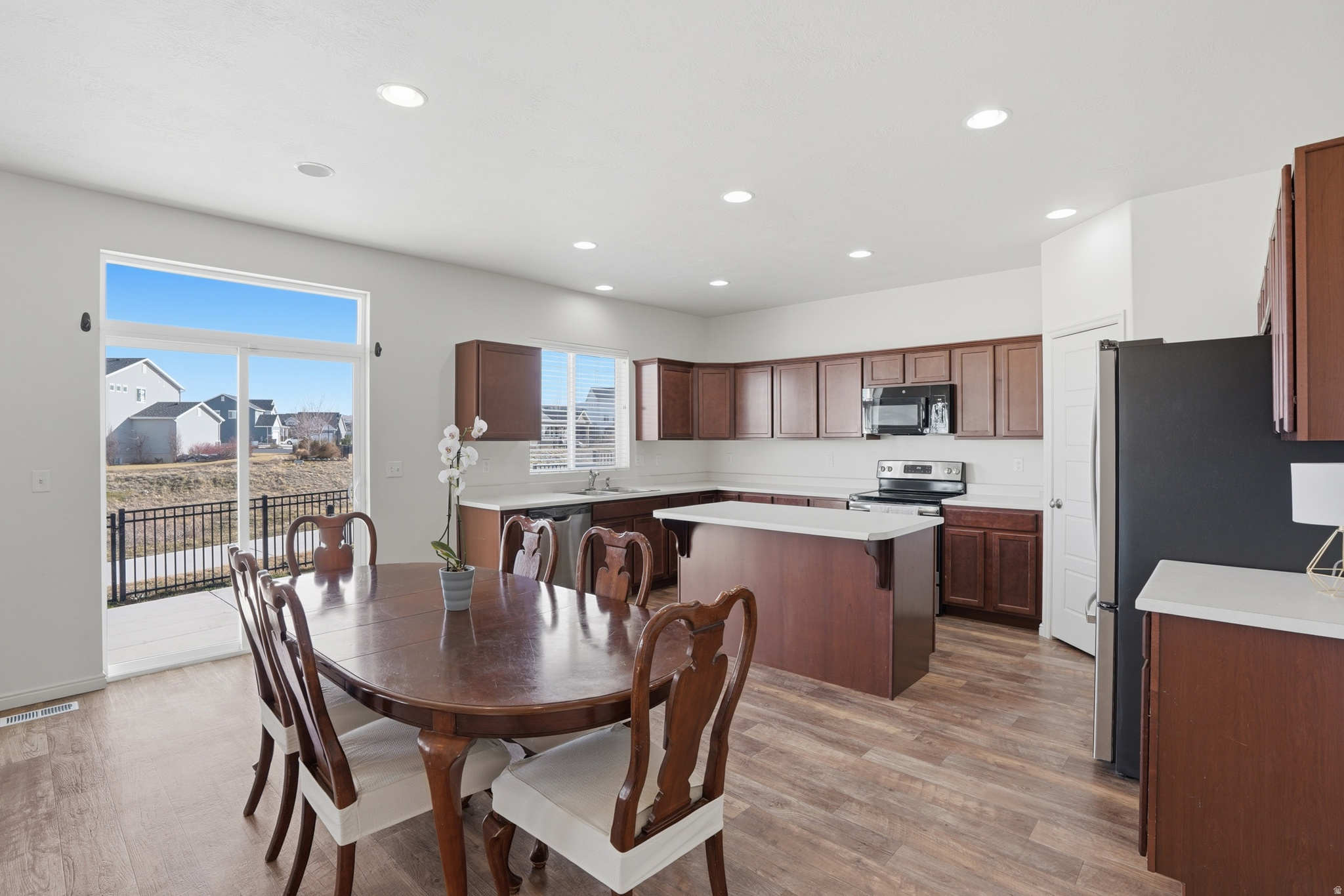 LAKESIDE AT TALONS - Residential