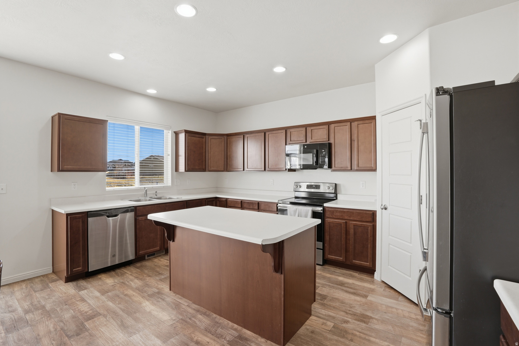 LAKESIDE AT TALONS - Residential