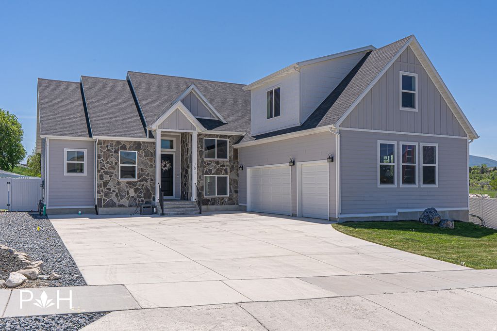Photo of 781 W 85 S, Hyrum, UT 84319 (MLS # 2157832)